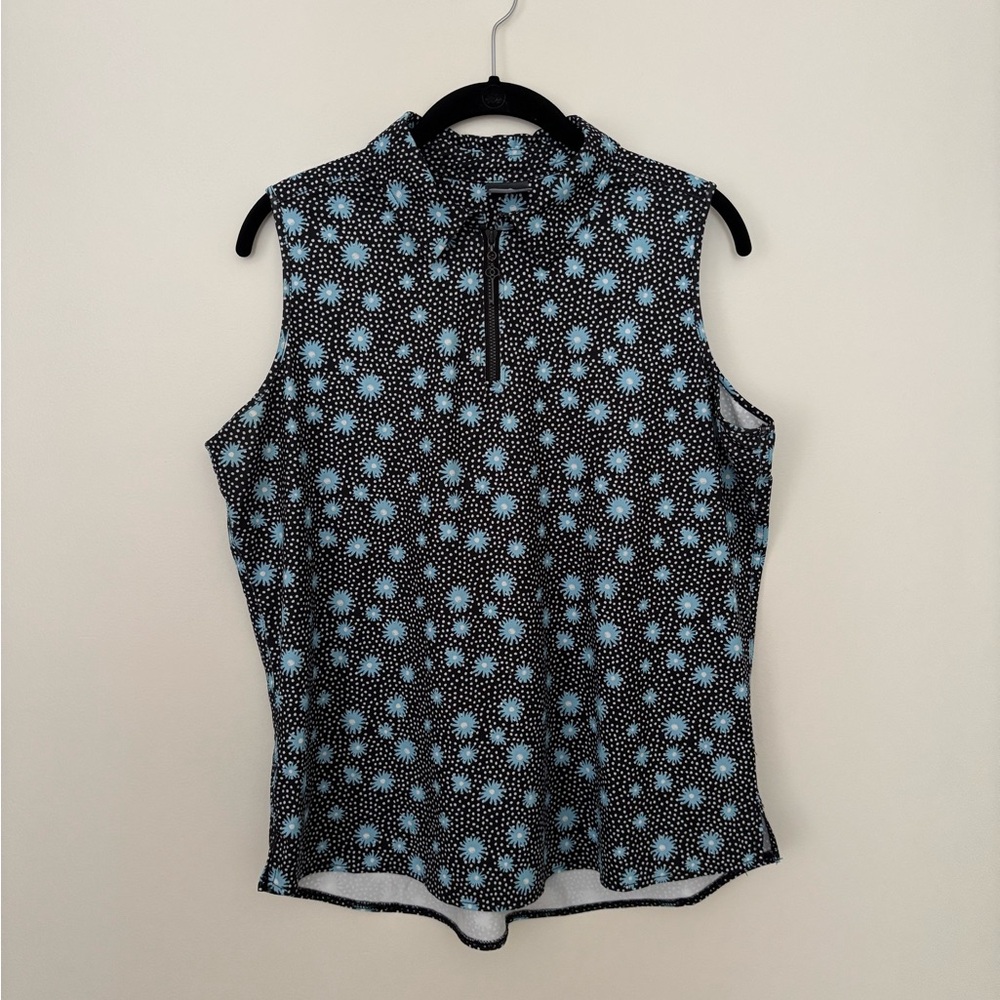 Belyn Key Sleeveless Mock Neck Tank in Black with Light Blue Sunburst Print